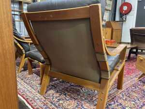 Pair of Tessa T6 mid-century armchairs and one footstool - 3