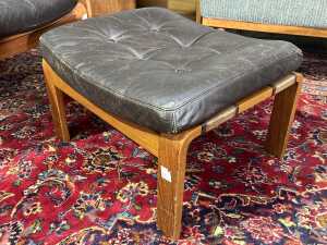 Pair of Tessa T6 mid-century armchairs and one footstool - 4