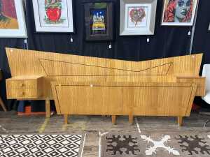 Gertner's Fine Furniture mid-century maple bed frame