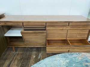 An ingenious mid-century walnut sideboard and stereo cabinet - 3