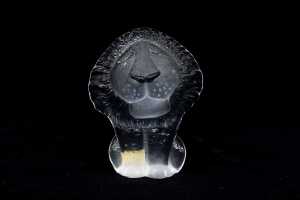 Mat Jonasson Royal Krona crystal lion figure, 1970s