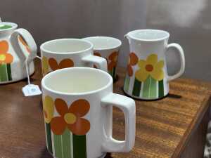 Figgjo Flint 'Annemarie' mid-century ceramic dinner setting for eight, 1970s - 5