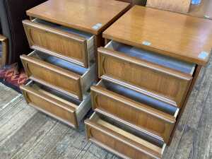 Pair of mid-century teak bedsides - 3