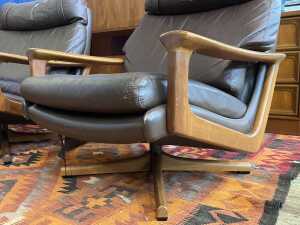 Tessa T21 mid-century three-piece lounge suite - 6