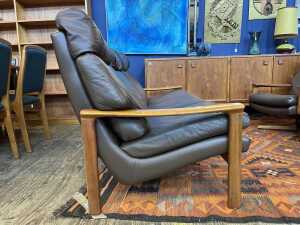 Tessa T21 mid-century three-piece lounge suite - 7