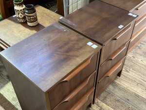 Pair of mid-century bedsides - 2