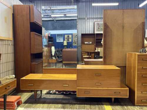 Hayson Mid-century maple dressing table