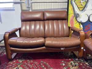 Pair of Mitre mid-century two seat sofas - 3