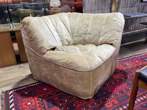 Featherston Numero 7 lounge corner piece