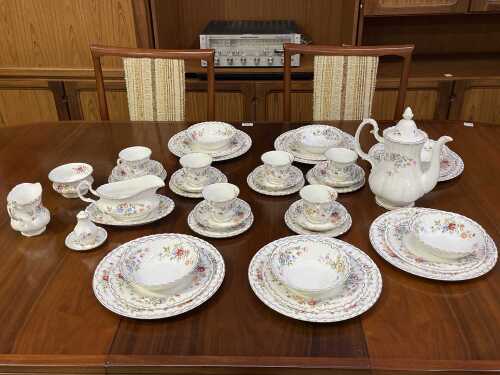 Royal Albert 'Jubilee Rose' porcelain dinner setting for six