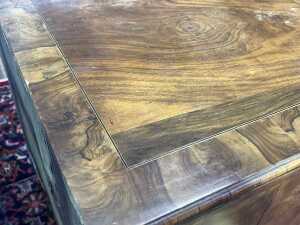 George III walnut kneehole desk - 7