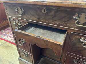 George III walnut kneehole desk - 8