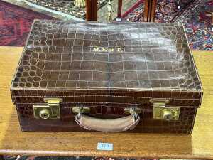 Antique ladies alligator pattern fitted vanity travel case