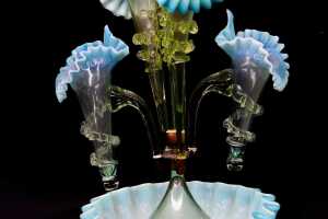 Victorian uranium glass epergne with ruffled edges in blue - 4