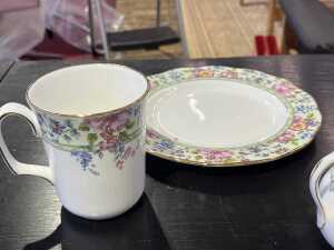 Royal Albert 'Hartington' porcelain tea setting for four, together with a single mug - 5
