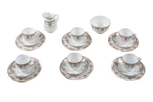 Royal Doulton 'Countess' tea setting for six