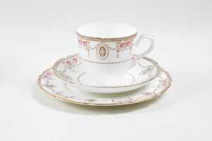 Royal Doulton 'Countess' tea setting for six - 2