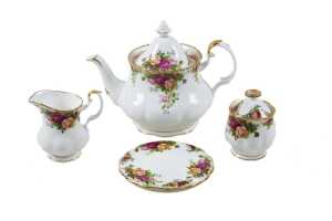 Royal Albert 'Old Country Roses' porcelain tea service
