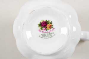 Royal Albert 'Old Country Roses' porcelain tea service - 5
