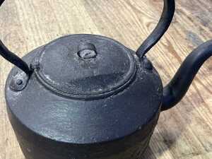 Antique cast iron fireside kettle - 2