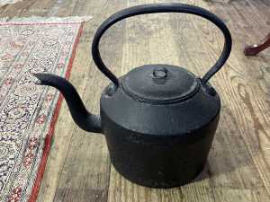 Antique cast iron fireside kettle - 3