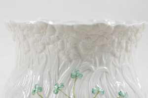 Belleek Shamrock ware 'daisy planter' in original box - 3