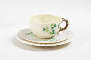 Belleek 'Shamrock ware' porcelain tea setting for four - 2