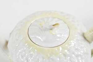 Belleek 'Neptune' porcelain teapot - 2