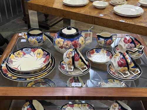 Royal Doulton 'Pansy' Art Deco porcelain tea setting for six