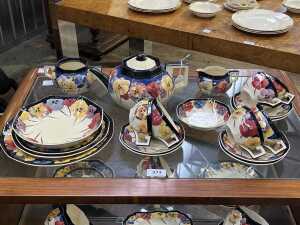 Royal Doulton 'Pansy' Art Deco porcelain tea setting for six