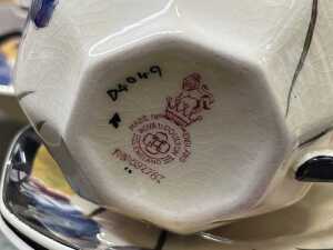 Royal Doulton 'Pansy' Art Deco porcelain tea setting for six - 6