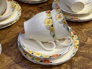 Antique Meakin 'Royal Marigold' porcelain dinner setting for eight - 2