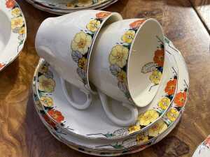 Antique Meakin 'Royal Marigold' porcelain dinner setting for eight - 4