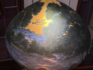 Galle style cameo glass table lamp - 2