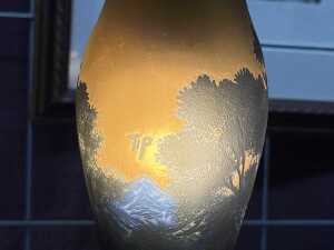 Galle style cameo glass table lamp - 3