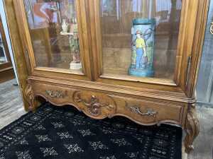 French walnut bookcase - 3