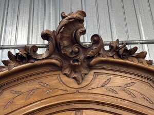 French walnut bookcase - 6