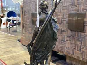 Art Nouveau style figural cast spelter table lamp - 5