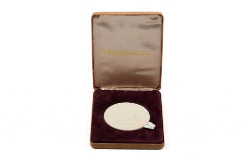 Wedgwood 1975 limited edition white clay reproduction of the 1789 Sydney Cove Medallion