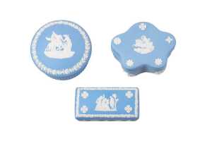 Ten pieces of Wedgwood Jasperware in Wedgwood blue - 4