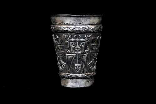 Peruvian 925 silver vase with Incan decoration, 388g