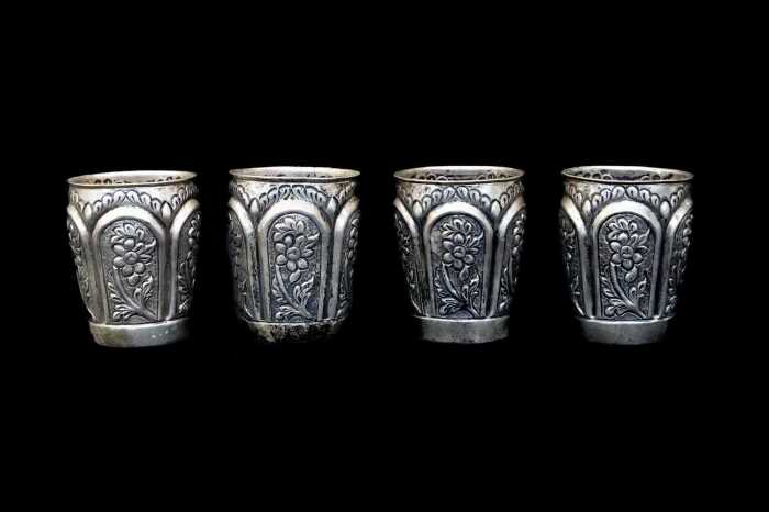 Set of 4 silver cups, weight 335g