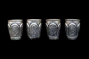 Set of 4 silver cups, weight 335g