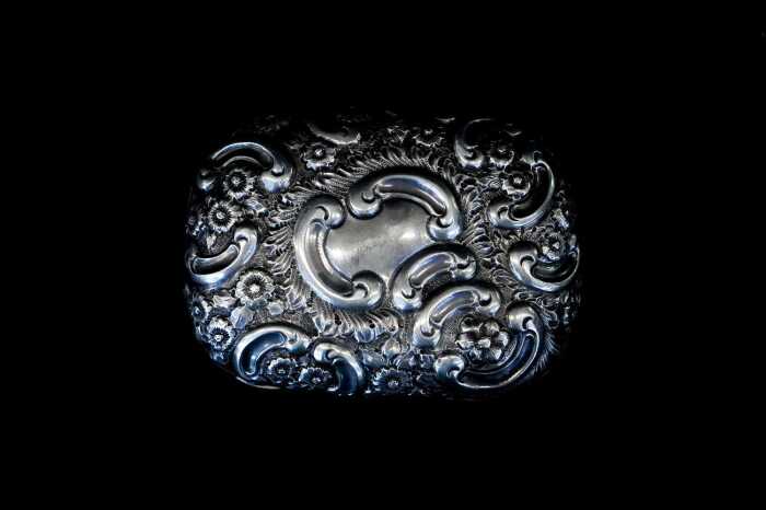 Edwardian English sterling silver box, weight 113g