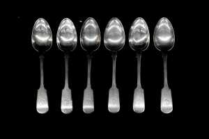 Set of six Victorian English sterling silver spoons, weight 302g