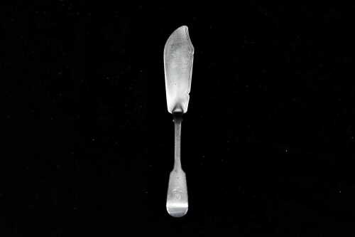 Victorian English sterling silver server, weight 54g