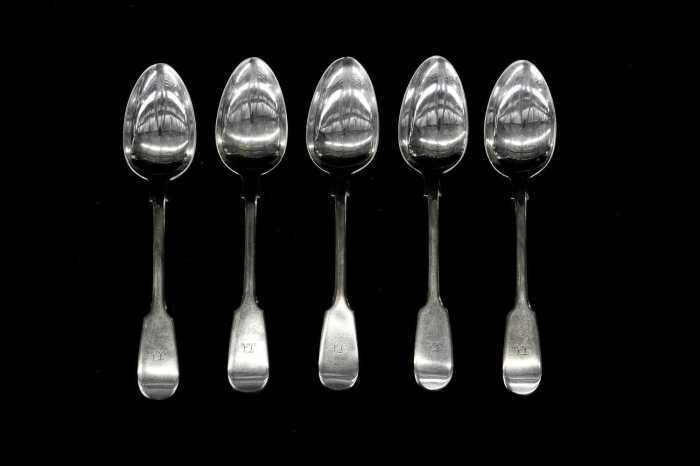 Set of five William IV English sterling silver teaspoons, weight 130g