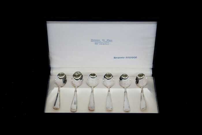 Italian 800 silver set of six teaspoons. 95g weight.