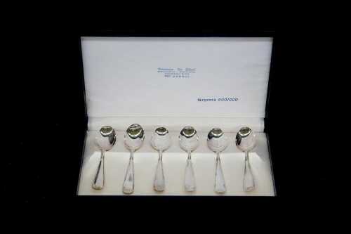 Italian 800 silver set of six teaspoons. 95g weight.