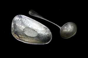 Two 800 silver items, weight 126g
